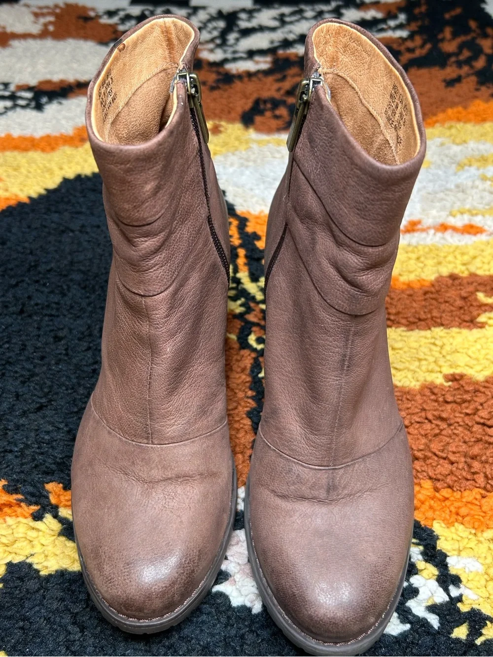 Comfy Cool, CLARKS, Mission Zelle heeled ankle boots!!